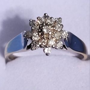 10K White Gold Diamond Ring